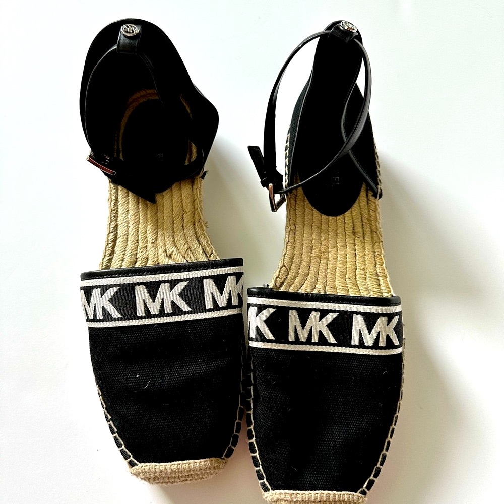 Michael Kors Sandals Size 9.5